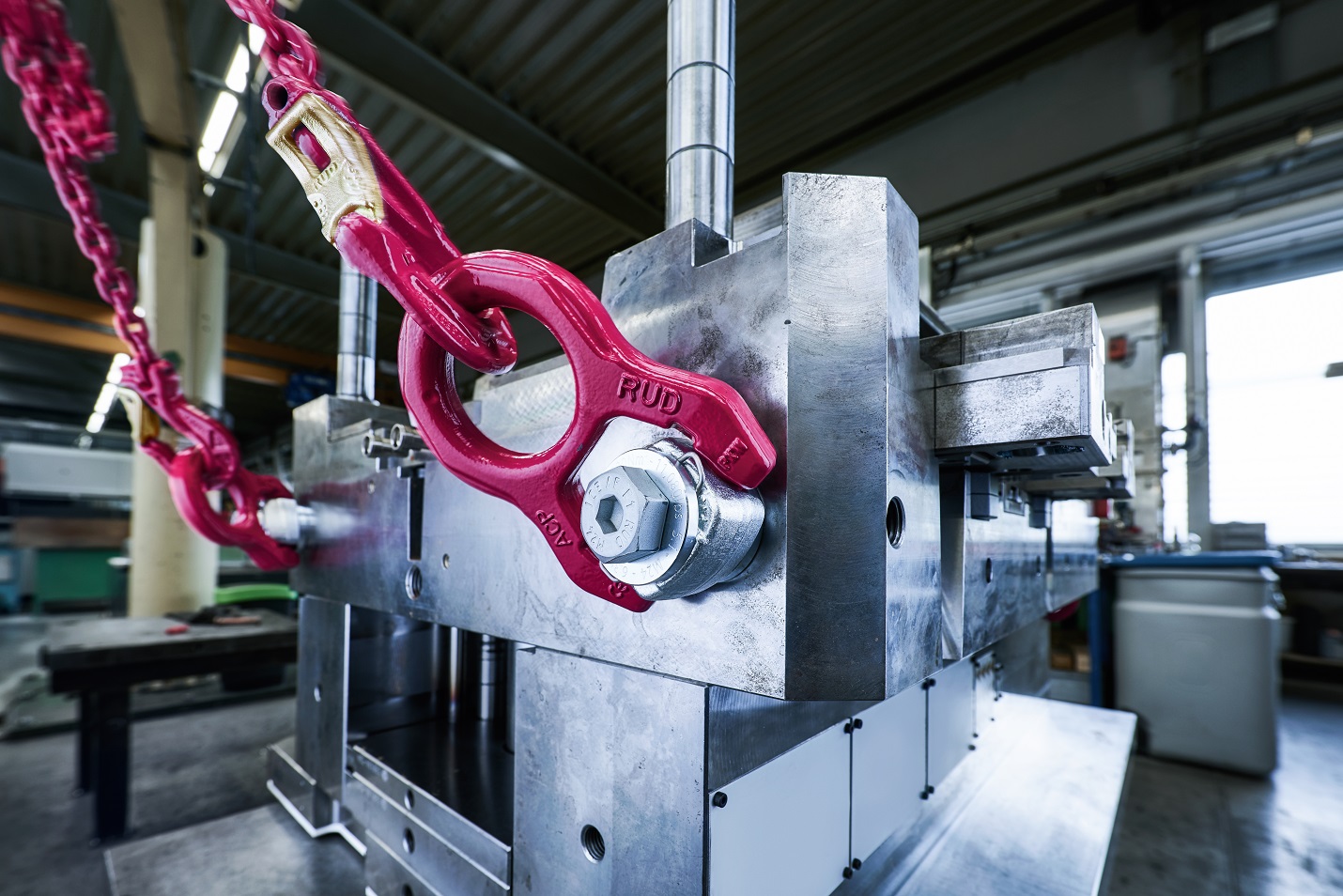 Lifting and Lashing Points